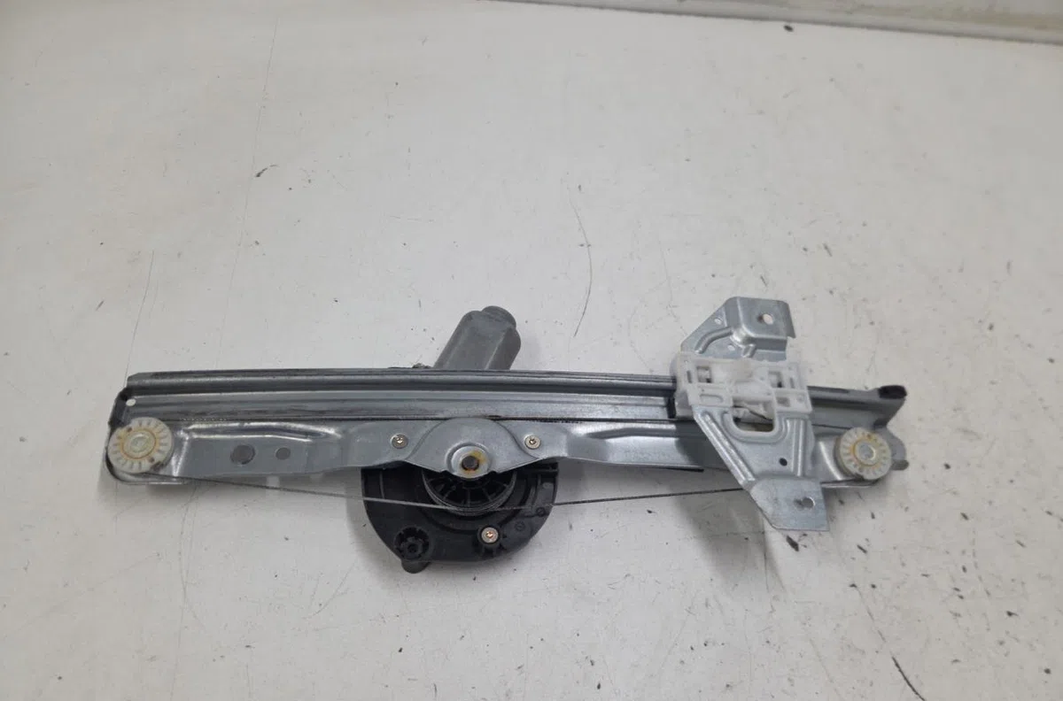 Mecanisme  moteur lève-glace avant droit AIXAM CITY QUADRICYCLE LEGER occasion