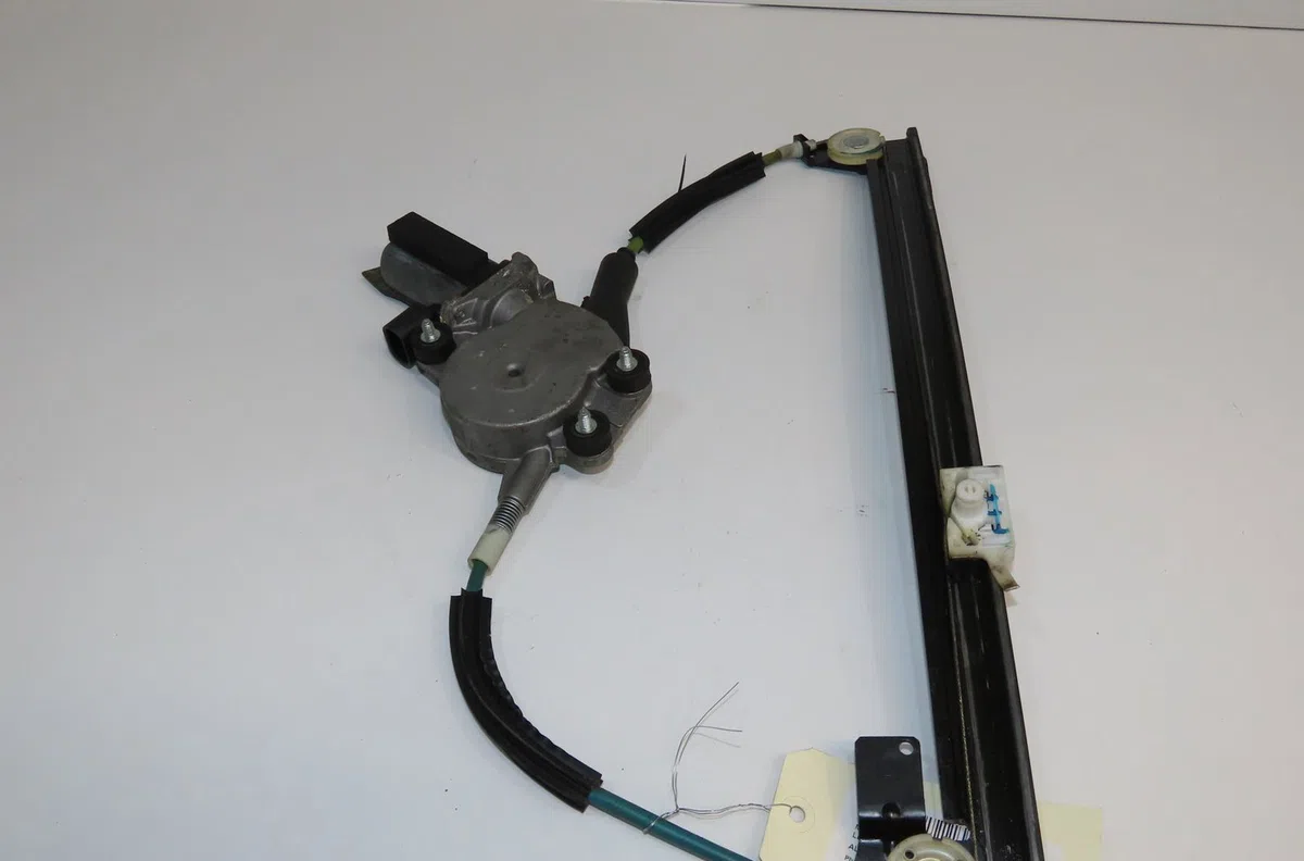 Mecanisme  moteur lève-glace avant droit Alfa romeo 147 (937_) 1.9 jtdm 8v (937.axd1a, 937.axu1a, 937.bxu1a) (2005-2010)