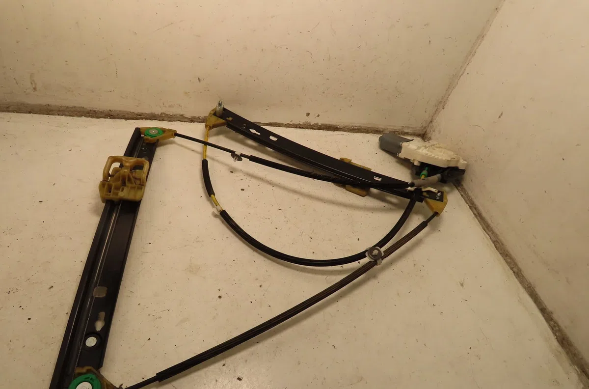 Mecanisme  moteur lève-glace avant droit Audi A1 (8X1, 8XK) 1.6 tdi (2011-2015) 3 portes occasion