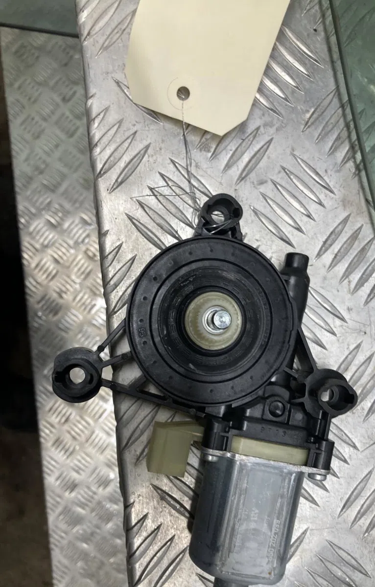 Mecanisme  moteur lève-glace avant droit AUDI A3 3 SPORTBACK PHASE 2 occasion