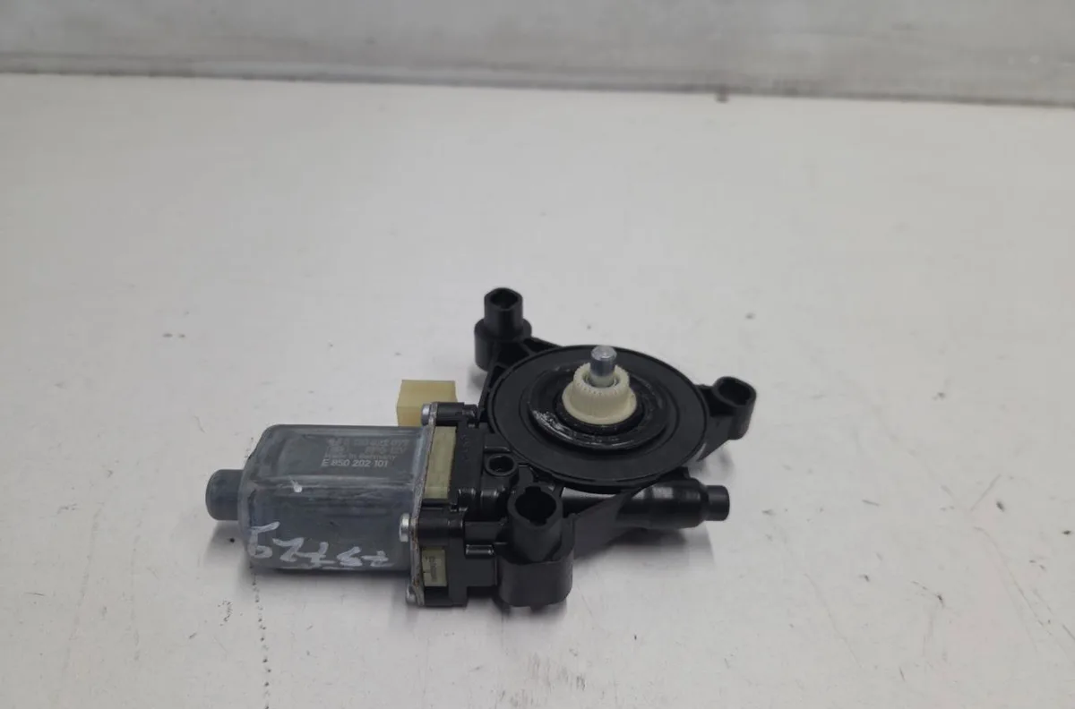 Mecanisme  moteur lève-glace avant droit AUDI A3 4 SPORTBACK occasion