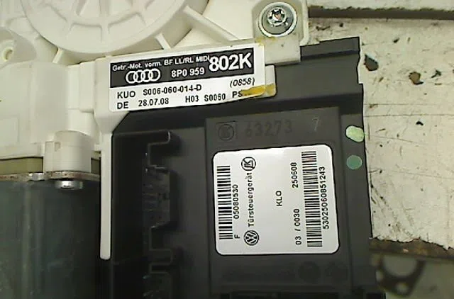 Mecanisme  moteur lève-glace avant droit Audi A3 (8P1) 2.0 tdi 16v (2003-2012) 3 portes occasion