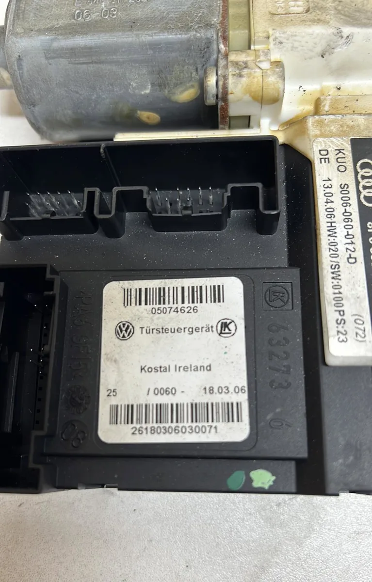 Mecanisme  moteur lève-glace avant droit Audi A3 (8P1) 3.2 v6 quattro (2003-2009) 3 portes occasion