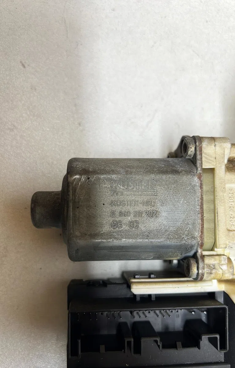 Mecanisme  moteur lève-glace avant droit Audi A3 (8P1) 3.2 v6 quattro (2003-2009) 3 portes occasion