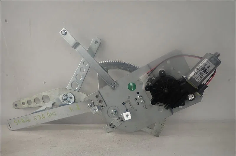 Mecanisme moteur lève-glace avant droit B.M.W. SERIE 3 III 318 TDS occasion