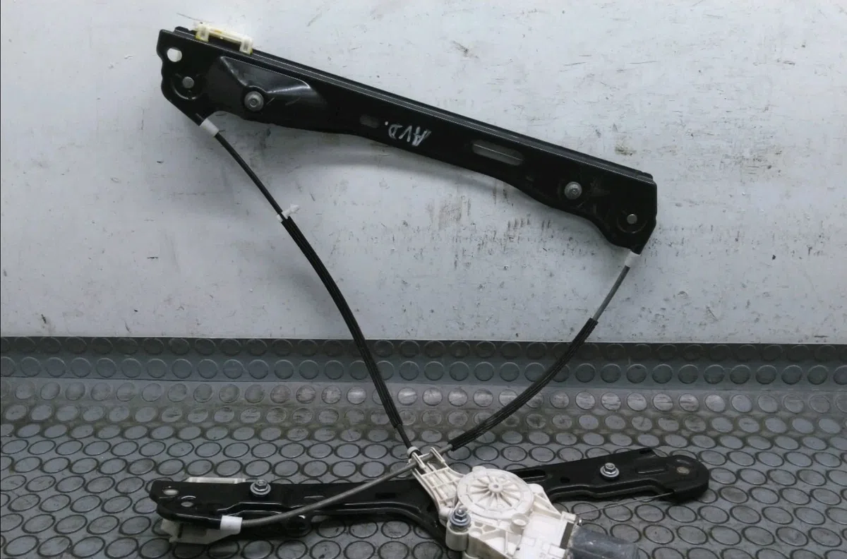 Mecanisme  moteur lève-glace avant droit Bmw 1 (E87) 116 d (2009-2011) occasion