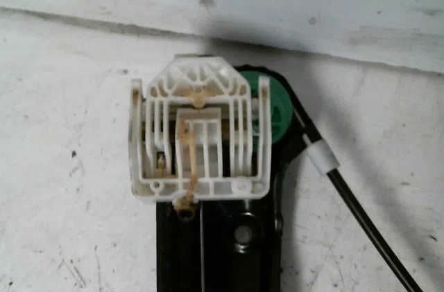 Mecanisme  moteur lève-glace avant droit Bmw 1 (E87) 130 i (2007-2011) occasion