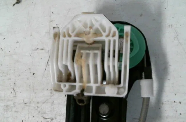 Mecanisme  moteur lève-glace avant droit Bmw 1 (E87) 130 i (2007-2011) occasion