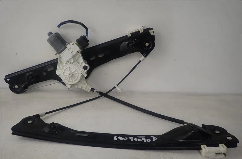 Mecanisme moteur lève-glace avant droit Bmw 3 (E90) 318 d (2007-2011) occasion