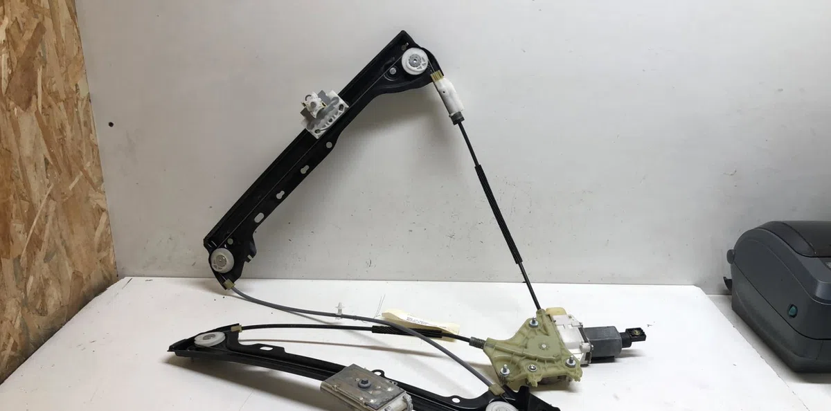 Mecanisme  moteur lève-glace avant droit BMW SERIE 3 E92 COUPE PHASE 1 occasion