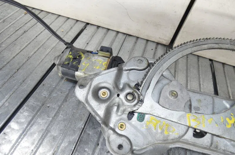 Mecanisme  moteur lève-glace avant droit BMW SERIE 5 E34 occasion