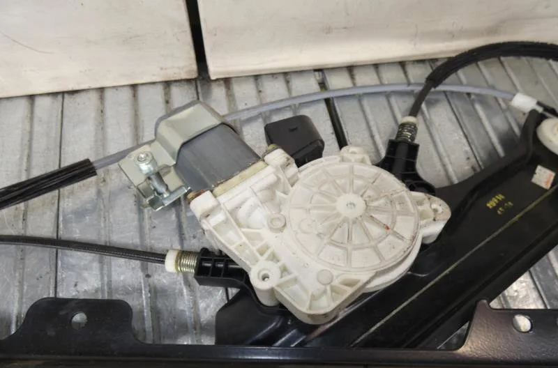Mecanisme  moteur lève-glace avant droit BMW SERIE 5 E61 TOURING PHASE 1 BREAK occasion