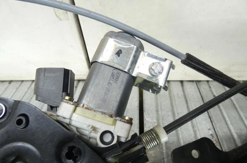 Mecanisme  moteur lève-glace avant droit BMW SERIE 5 E61 TOURING PHASE 1 BREAK occasion