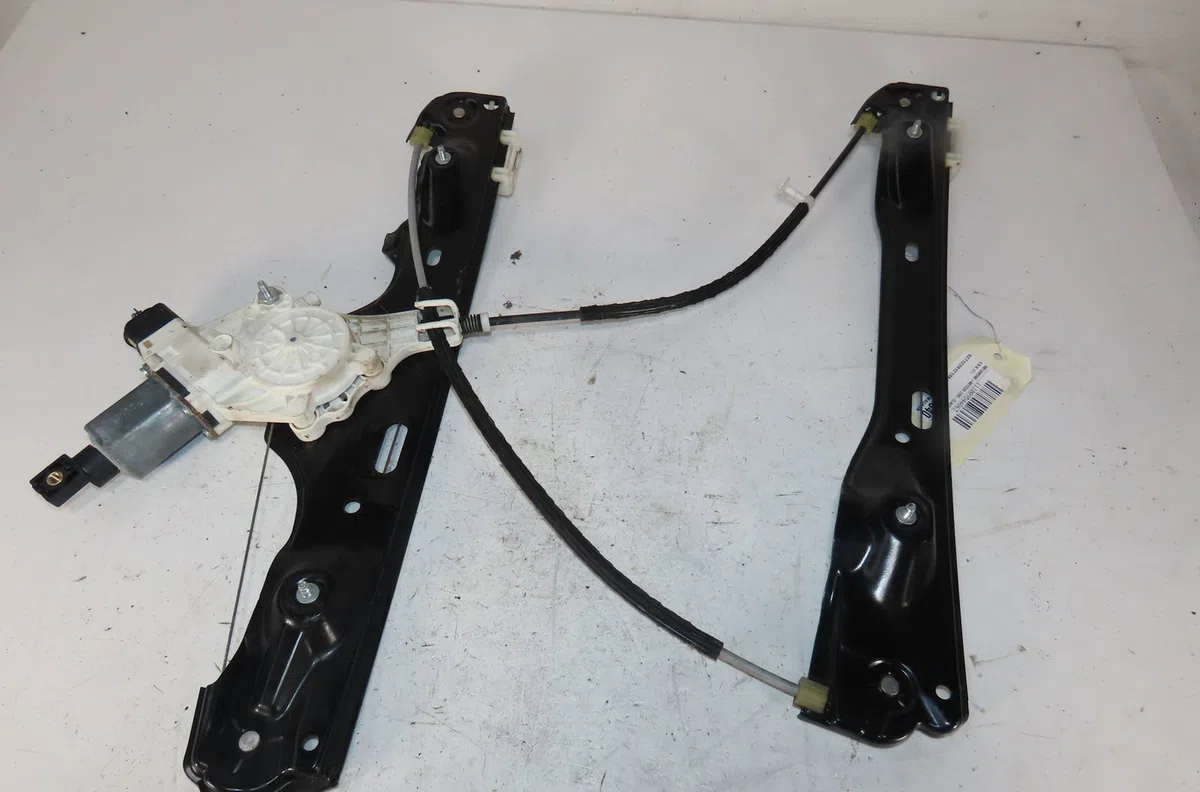 Mecanisme moteur lève-glace avant droit Bmw X1 (E84) Sdrive 20 d (2010-2015) occasion