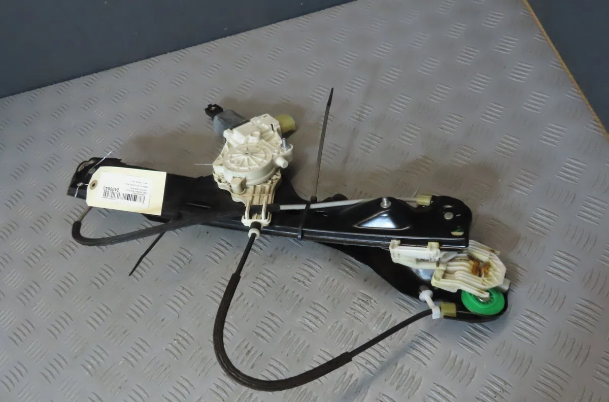 Mecanisme moteur lève-glace avant droit Bmw X1 (E84) Xdrive 18 d (2009-2015) occasion