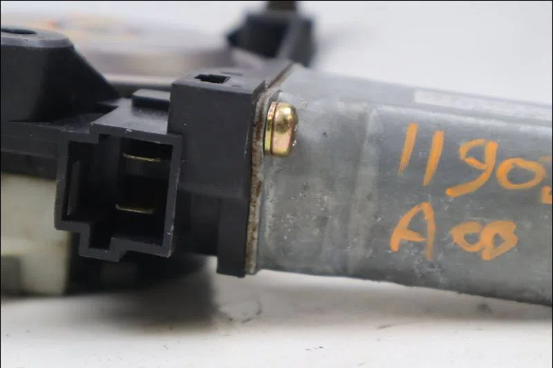 Mecanisme  moteur lève-glace avant droit Chrysler VOYAGER IV (RG, RS) 2.5 crd (2000-2008) occasion