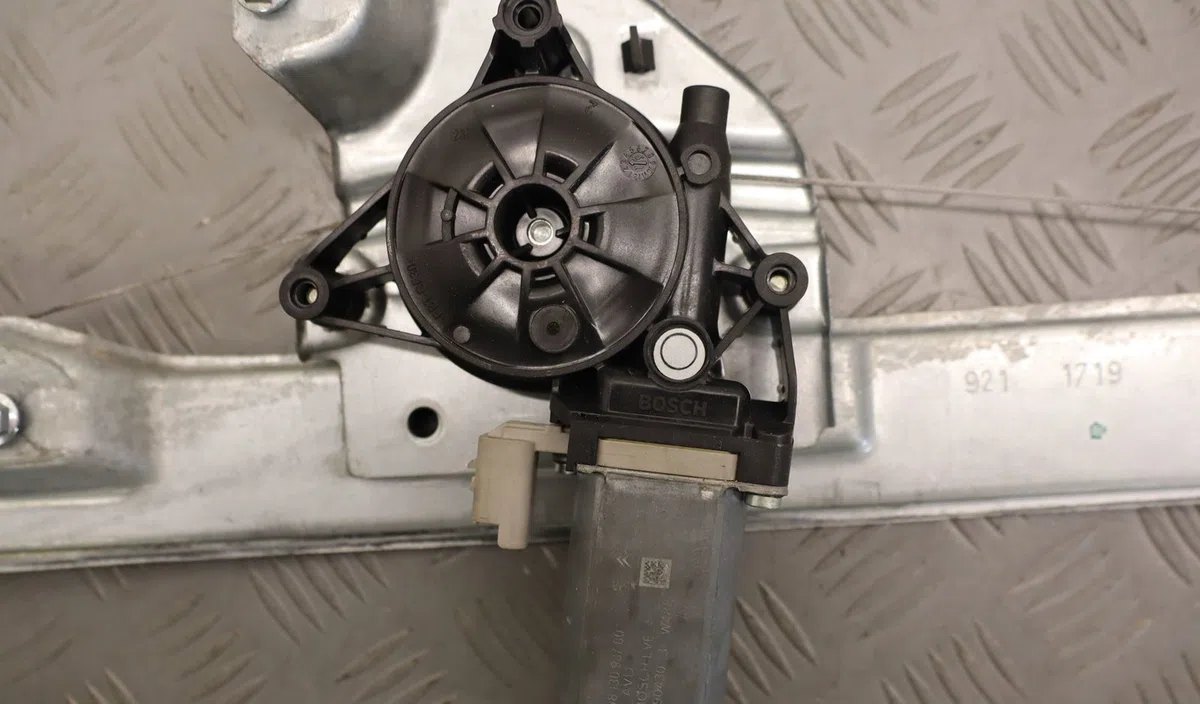 Mecanisme  moteur lève-glace avant droit Citroen C3 III (SX) 1.5 bluehdi 100 (sxyhyp, sxyhtu) (2018) occasion
