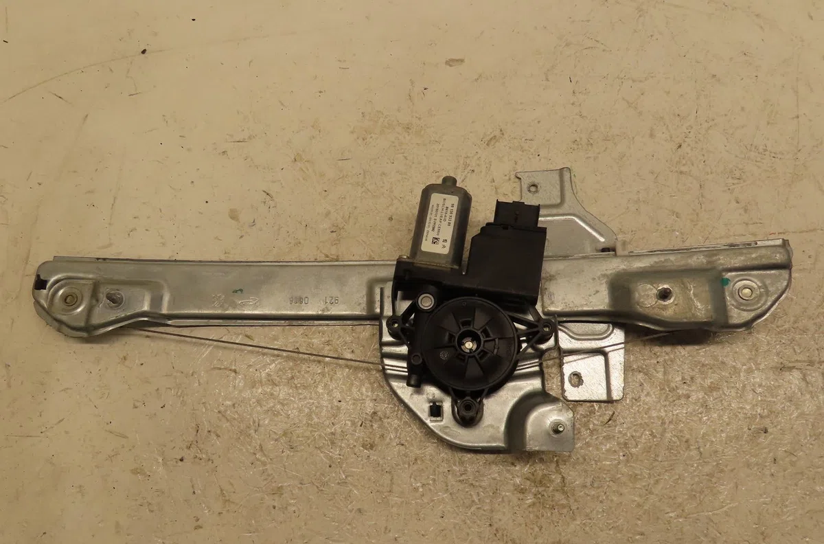 Mecanisme moteur lève-glace avant droit Citroen C3 III (SX) 1.6 bluehdi 75 (2016) occasion