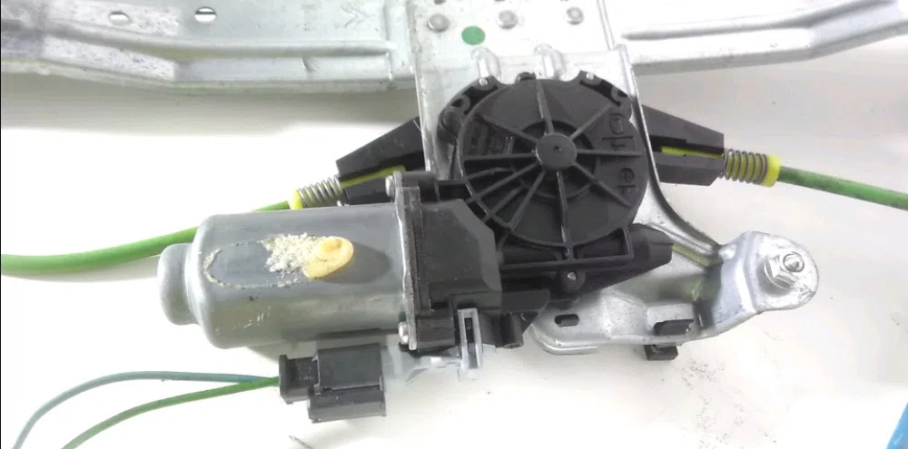 Mecanisme  moteur lève-glace avant droit Citroen C3 PICASSO (SH_) 1.4 vti 95 (2009) occasion