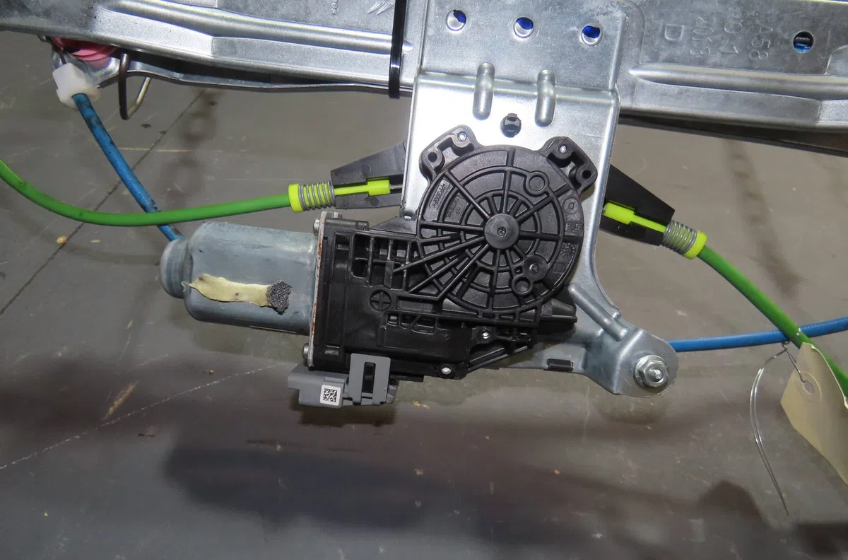 Mecanisme  moteur lève-glace avant droit Citroen C3 PICASSO (SH_) 1.4 vti 95 (2009) occasion