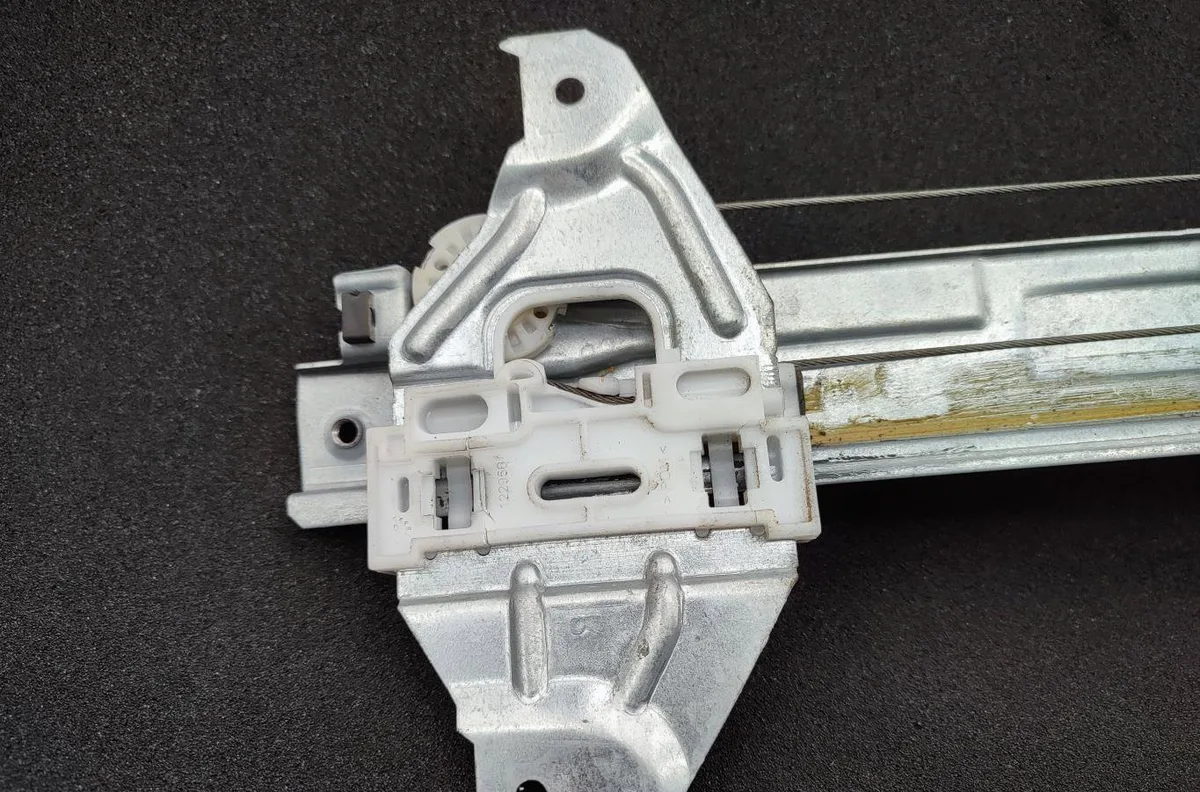 Mecanisme  moteur lève-glace avant droit CITROEN C4 2 PHASE 2 occasion
