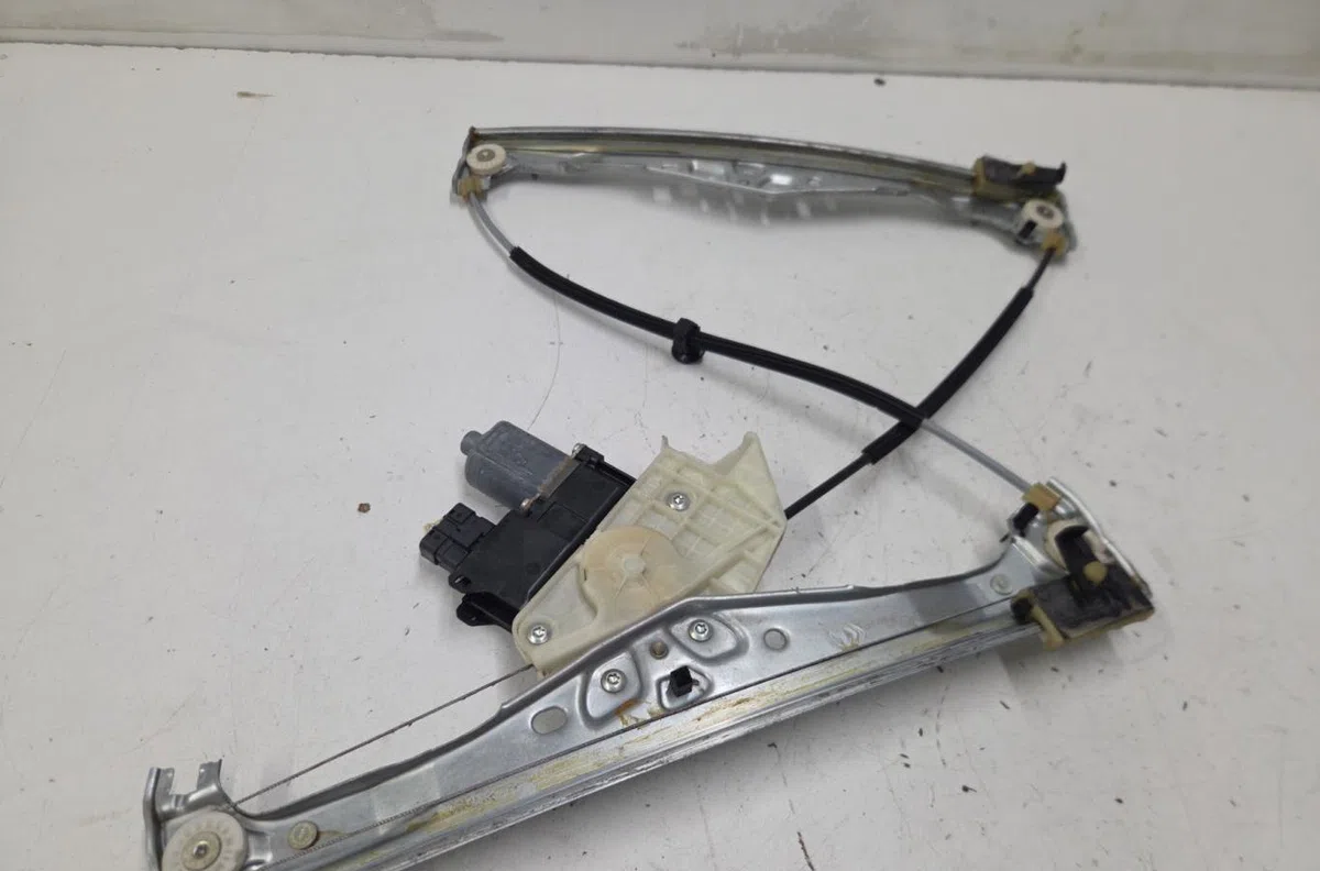 Mecanisme  moteur lève-glace avant droit CITROEN C4 CACTUS occasion
