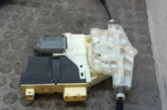Mecanisme  moteur lève-glace avant droit Citroen C4 Coupé (LA_) 1.6 16v (2004-2011) occasion