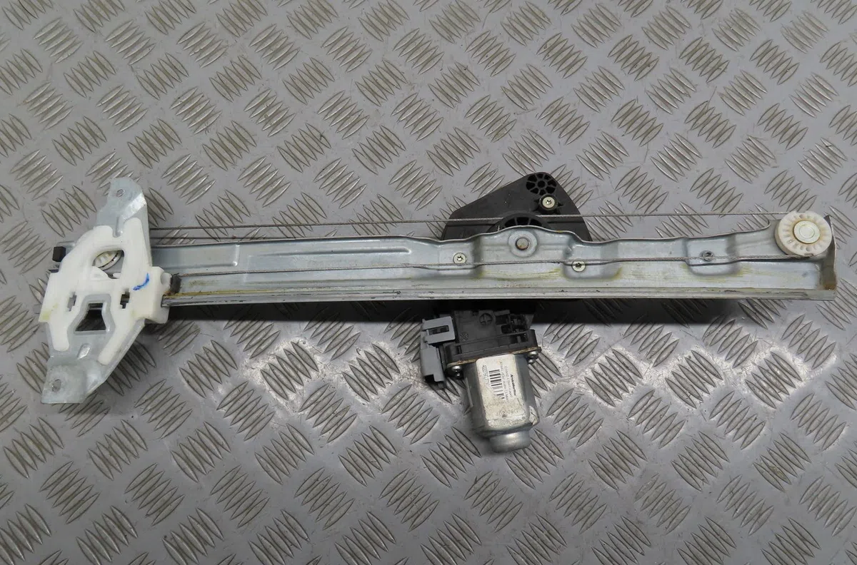 Mecanisme  moteur lève-glace avant droit Citroen C4 II (NC_) 1.6 hdi 90 (2009) 5 portes occasion
