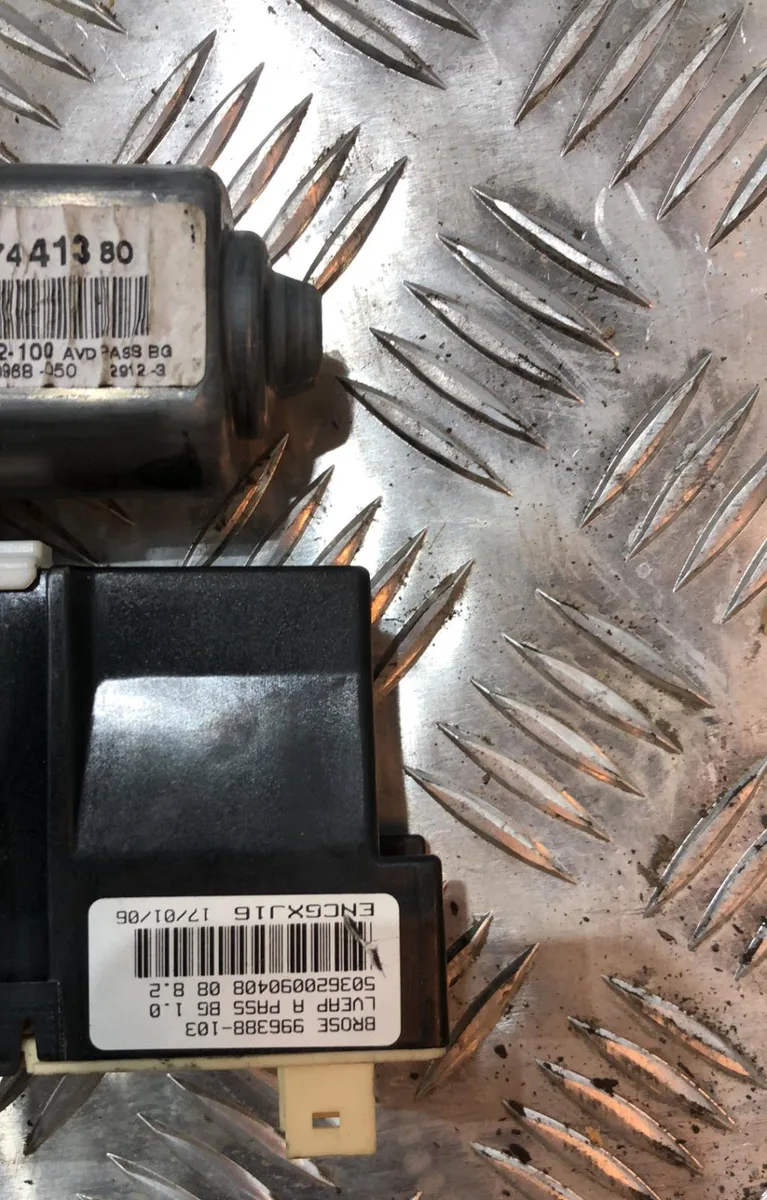 Mecanisme  moteur lève-glace avant droit CITROEN C4 PICASSO 1 occasion