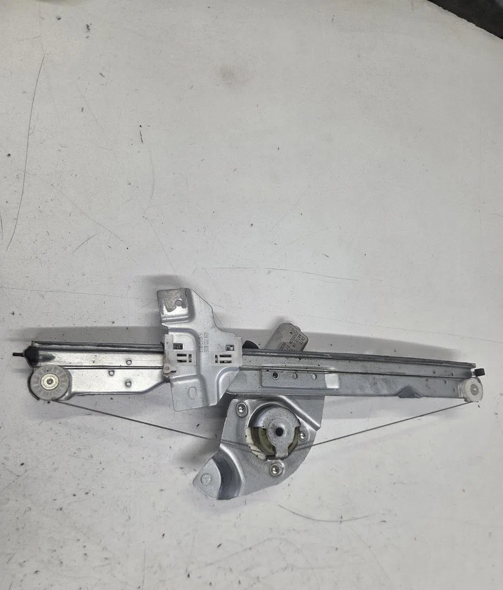 Mecanisme  moteur lève-glace avant droit DACIA DUSTER 1 PHASE 1 occasion