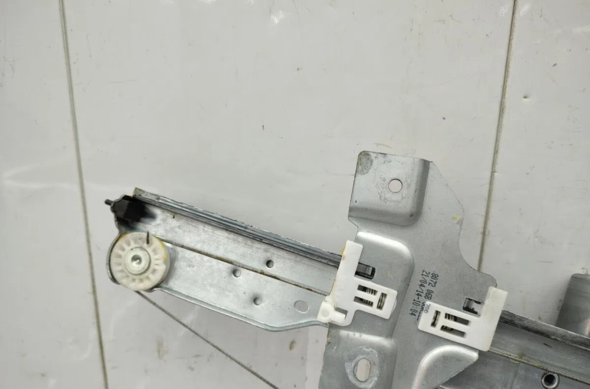 Mecanisme  moteur lève-glace avant droit DACIA DUSTER 1 PHASE 2 occasion