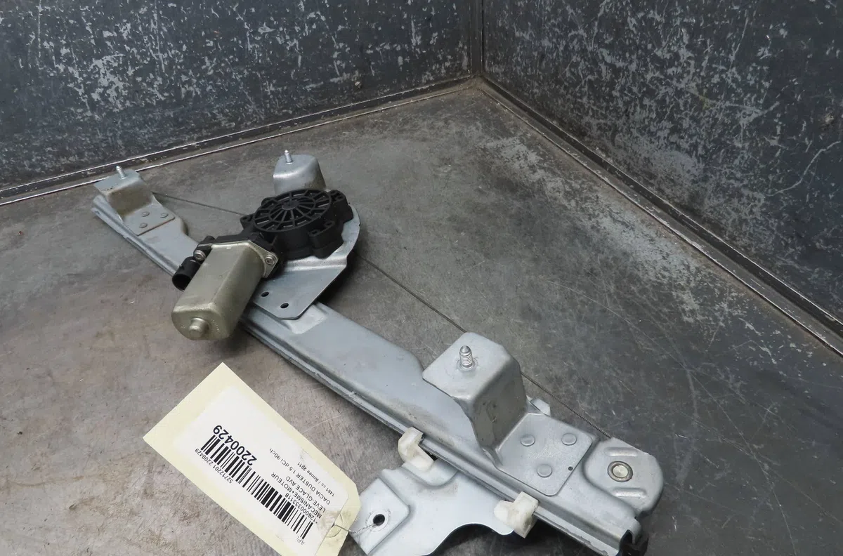 Mecanisme moteur lève-glace avant droit Dacia DUSTER (HS_) 1.5 dci (hsaj) (2010-2018) occasion