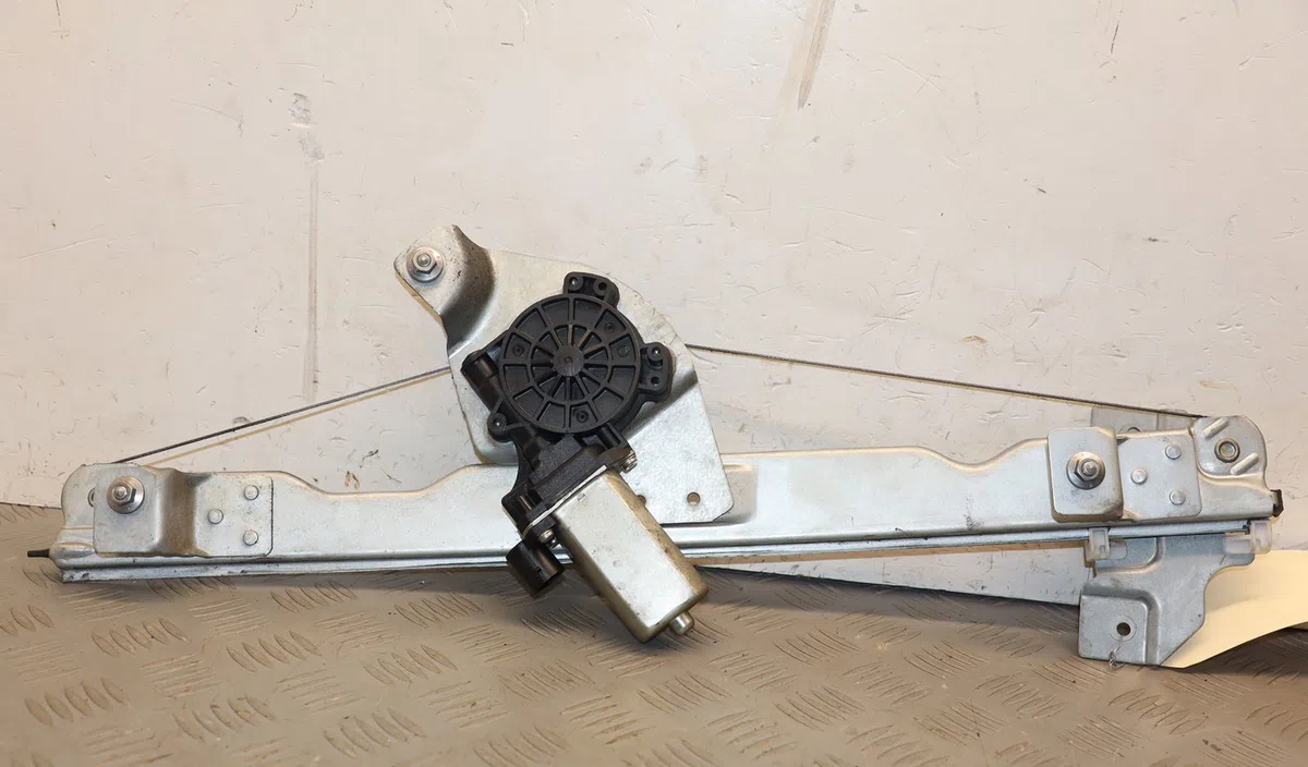 Mecanisme  moteur lève-glace avant droit Dacia DUSTER (HS_) 1.5 dci (hsmc) (2010-2018) occasion