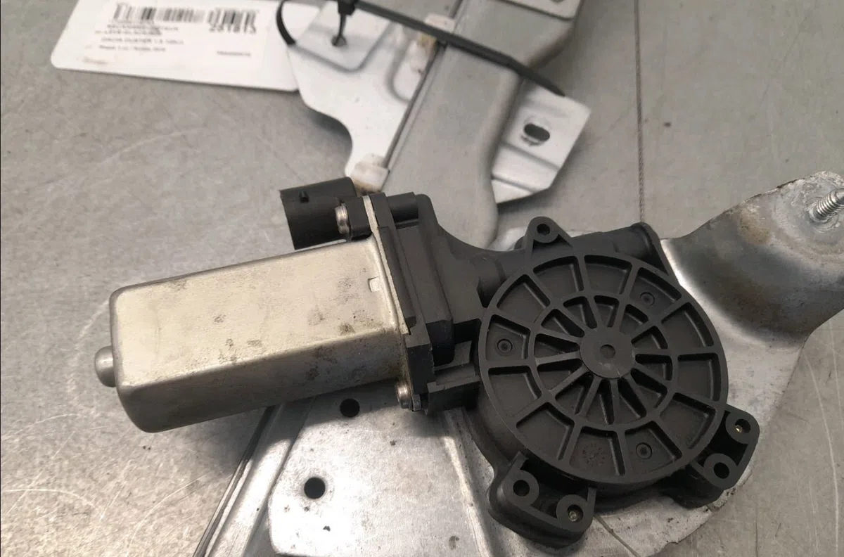Mecanisme  moteur lève-glace avant droit Dacia DUSTER (HS_) 1.6 16v (2010-2018) occasion
