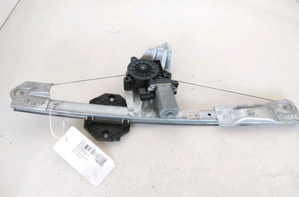 Mecanisme moteur lève-glace avant droit Dacia LOGAN MCV II Tce 90 (k8m1) (2013) occasion