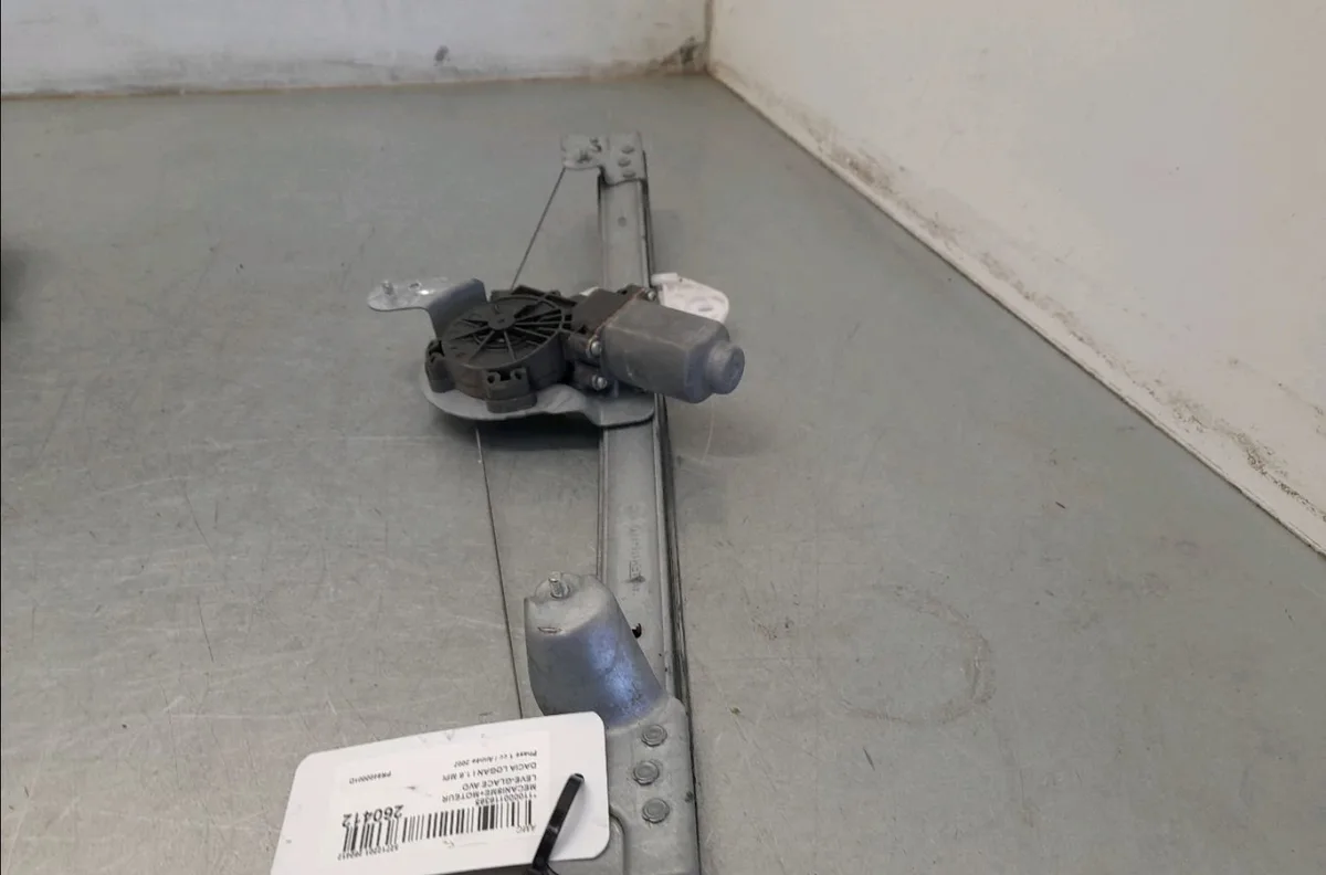 Mecanisme  moteur lève-glace avant droit Dacia LOGAN MCV (KS_) 1.6 (ks0b, ks0d, ks0f) (2007-2013) occasion
