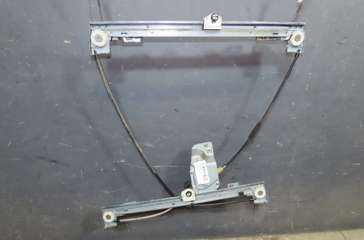 Mecanisme  moteur lève-glace avant droit Dacia SANDERO 1.6 mpi 85 (bs03) (2010-2013) occasion