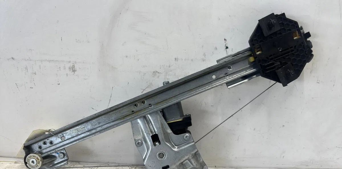 Mecanisme  moteur lève-glace avant droit DACIA SANDERO 2 PHASE 1 occasion