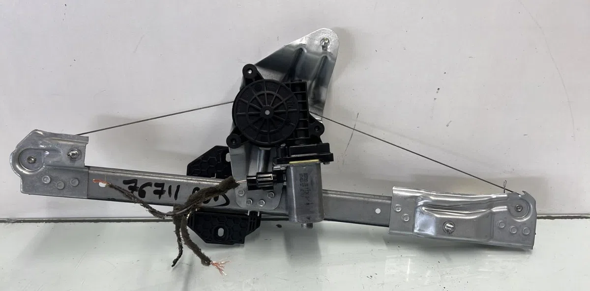 Mecanisme  moteur lève-glace avant droit DACIA SANDERO 2 PHASE 2 occasion