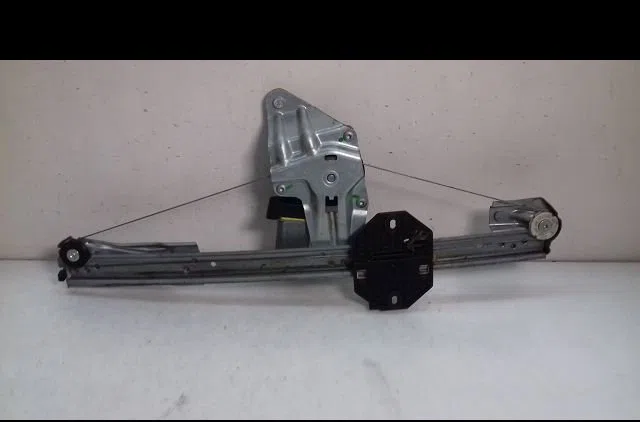 Mecanisme  moteur lève-glace avant droit Dacia SANDERO II 1.5 dci (2012) 5 portes occasion