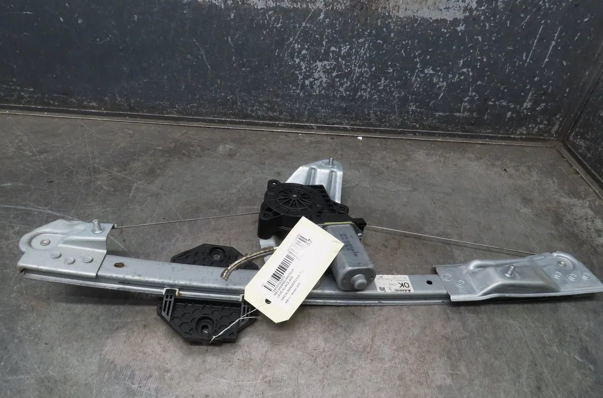 Mecanisme moteur lève-glace avant droit Dacia SANDERO II Tce 90 (b8m1, b8ma) (2012) 5 portes occasion