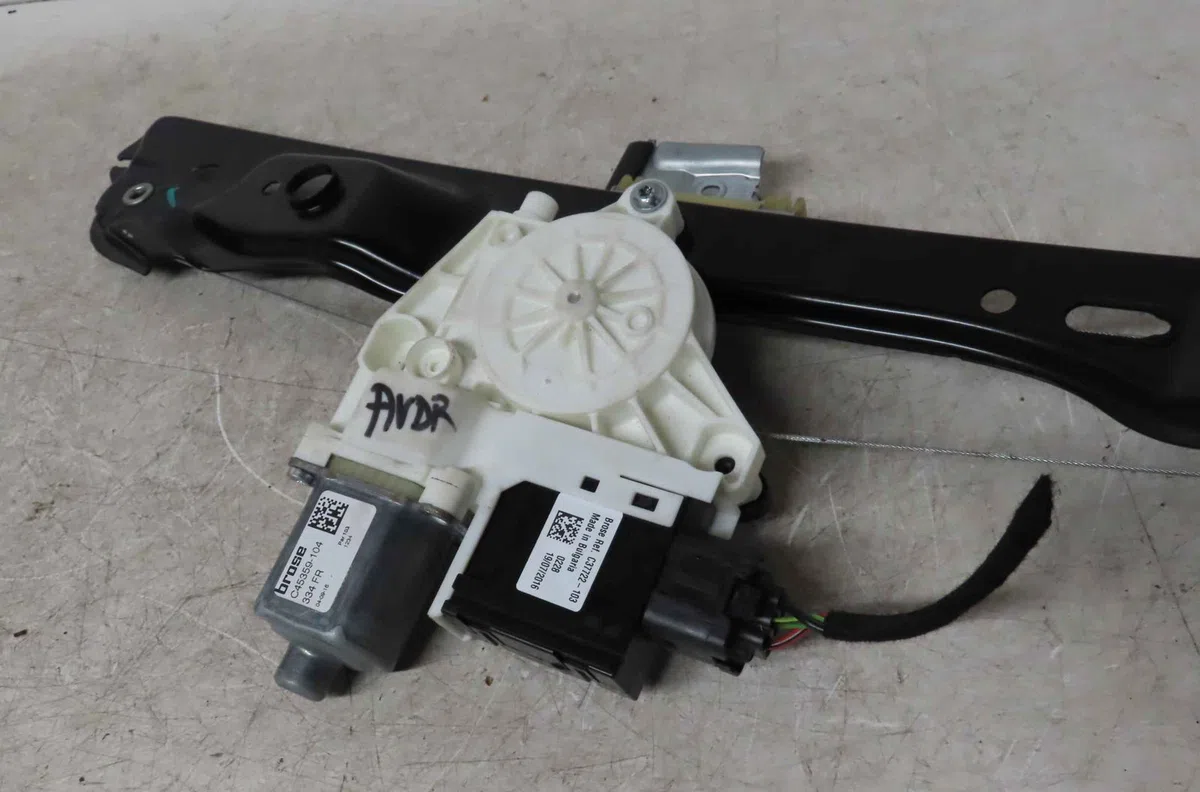 Mecanisme  moteur lève-glace avant droit FIAT 500X occasion