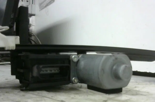 Mecanisme  moteur lève-glace avant droit Fiat FIORINO Camionnette-Monospace (225_) 1.3 d multijet (225bxd1a, 225bxb1a, 2