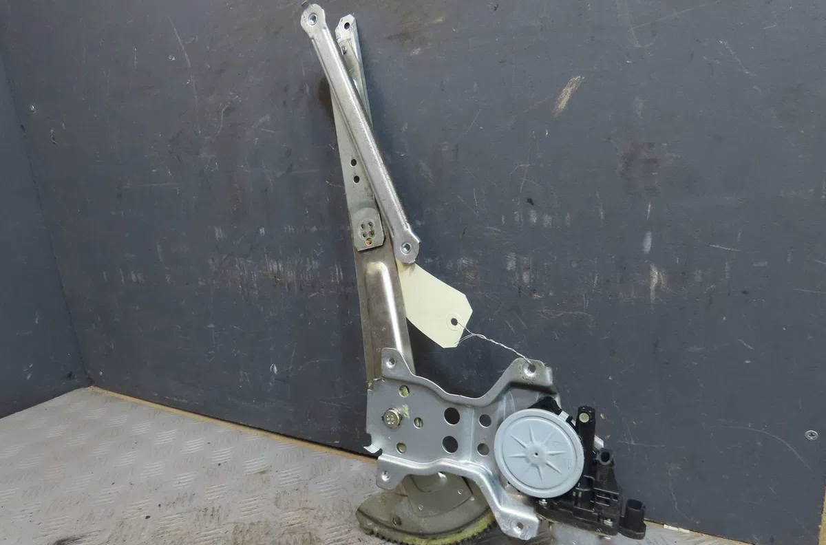 Mecanisme moteur lève-glace avant droit Fiat SEDICI (189_) 1.9 d multijet (2006-2011) occasion