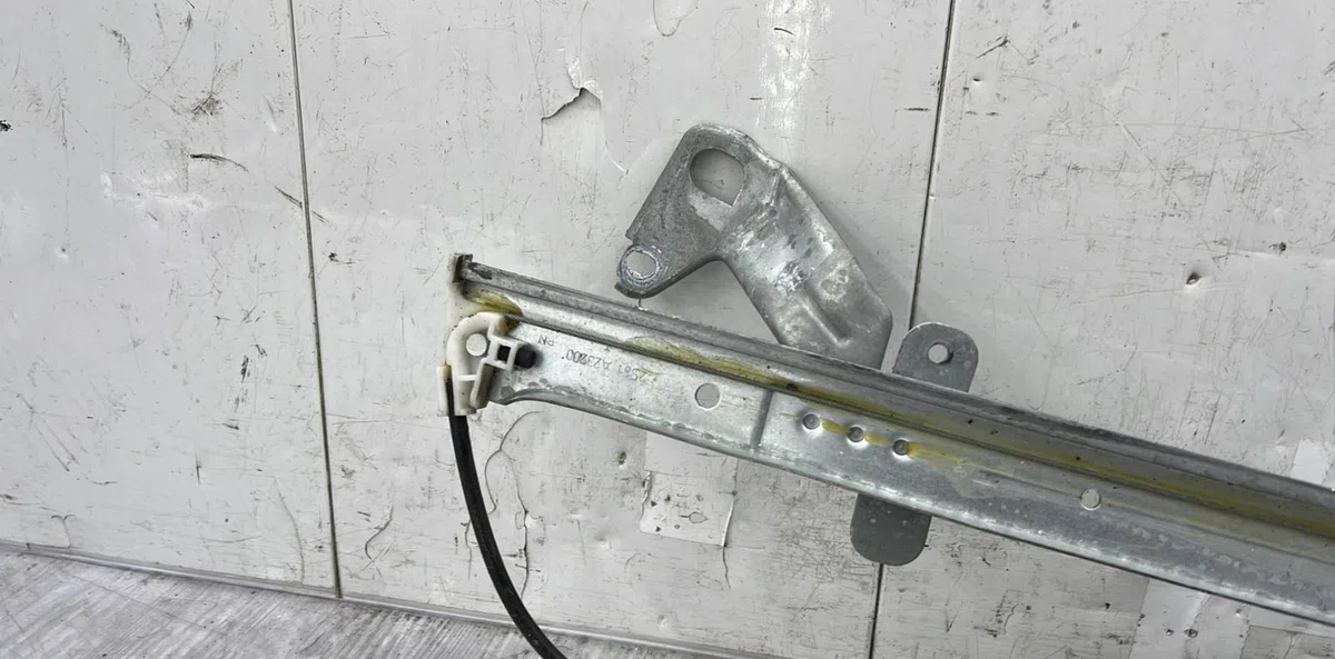 Mecanisme  moteur lève-glace avant droit FORD FIESTA 5 PHASE 2 occasion