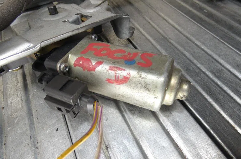 Mecanisme  moteur lève-glace avant droit FORD FOCUS 1 occasion