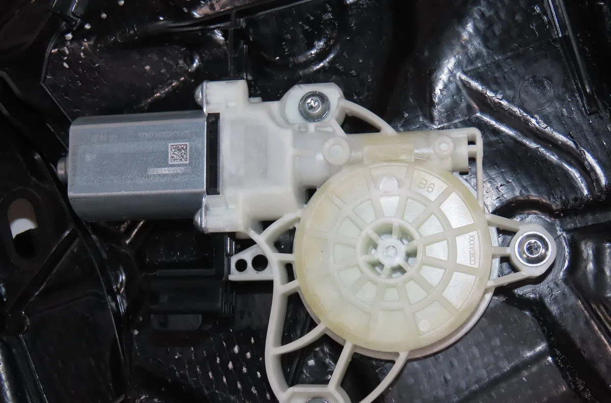 Mecanisme  moteur lève-glace avant droit Ford FOCUS IV (HN) 1.0 ecoboost (2018) occasion