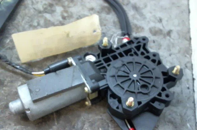 Mecanisme  moteur lève-glace avant droit Ford KA (RB_) 1.3 i rocam (2002-2008) 3 portes occasion