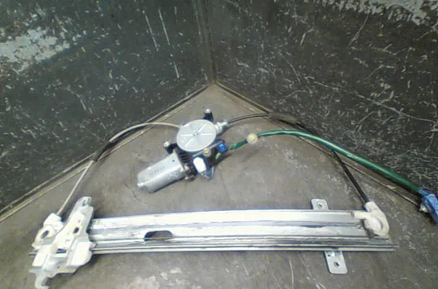 Mecanisme moteur lève-glace avant droit Honda CIVIC VII Hatchback (EU, EP, EV) 1.7 ctdi (ep4, eu9) (2002-2005) occasion