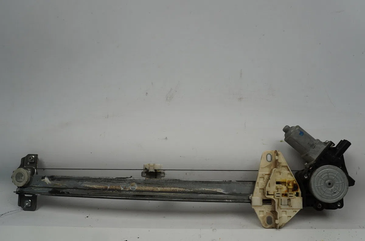 Mecanisme  moteur lève-glace avant droit Honda CR-V III (RE_) 2.2 i-ctdi 4wd (re6) (2007) occasion
